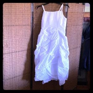 Absolutely gorgeous white flower girl dress!